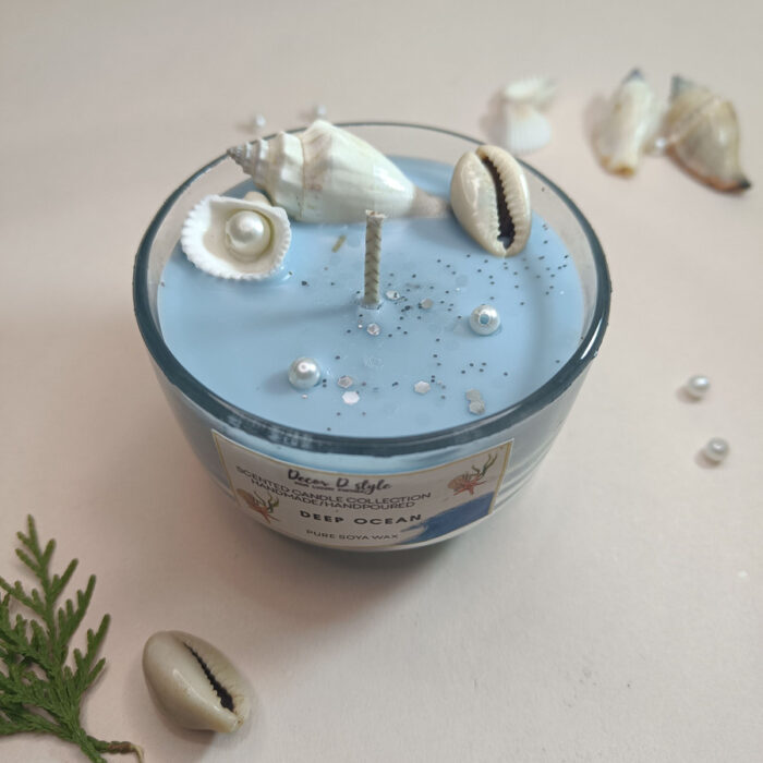 deep ocean candle with aqua wave aroma and real sea shell Candle
